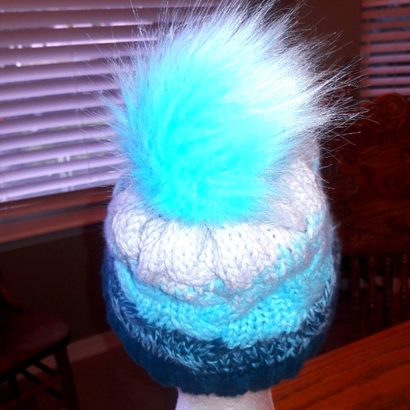 Beanie Pom Pom Hat - Picture 4 of 5